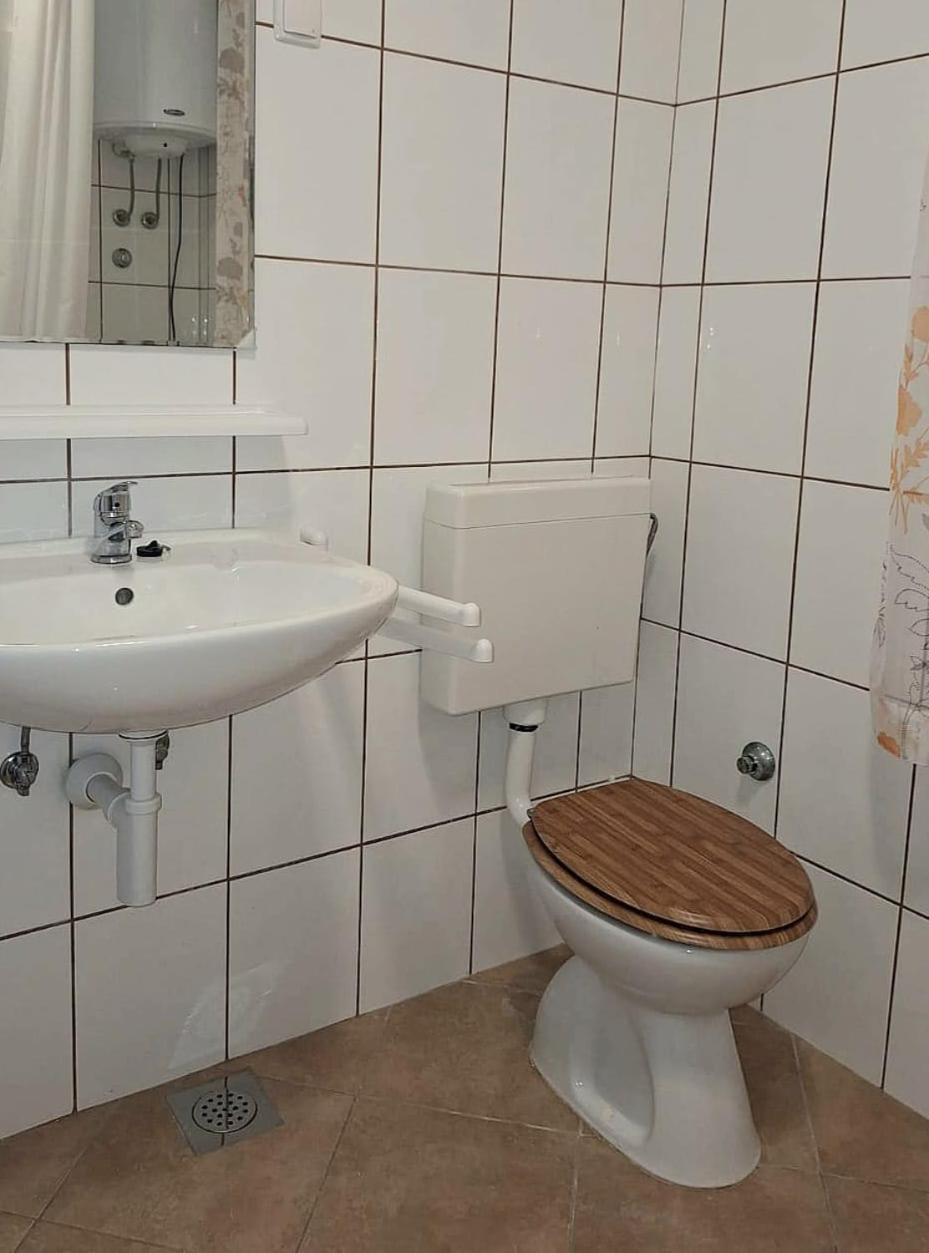 Apartman Matusan Palit55 Rab Town Exterior photo