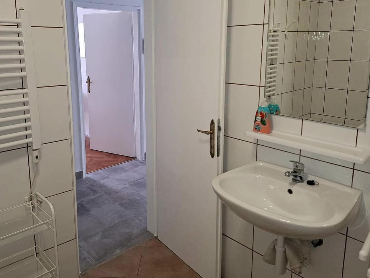 Apartman Matusan Palit55 Rab Town Exterior photo